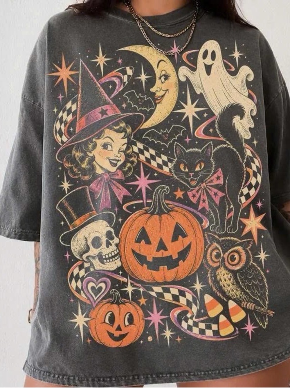 Vintage-Inspired Black Halloween Graphic Tee
